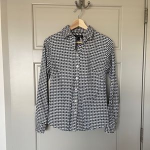 🖤 B&W Banana Republic 🖤 Heart Print Long Sleeved Button Up Top 🖤